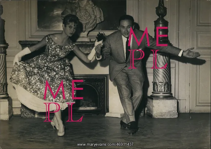 : Brigitte Bardot learning to curtsey for the Queen : Brigitte Bardot learning to curtsey for the Queen