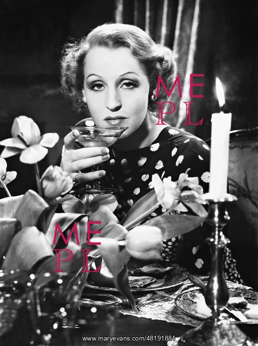 : Brigitte Helm in Gold, 1934 : Brigitte Helm in Gold, 1934