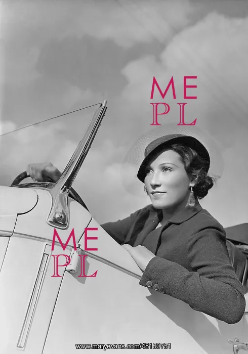 : Brigitte Horney in her car : Brigitte Horney in her car