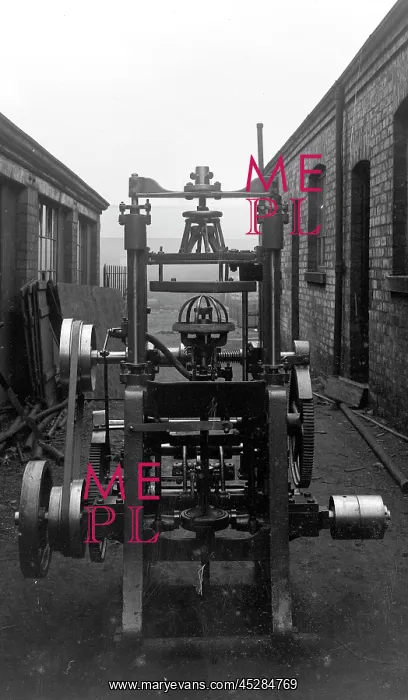 : Brim making machine : Brim making machine