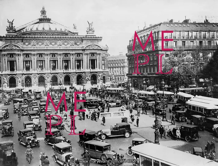 : Brisk traffic on Place de l'Opera, 1928 : Brisk traffic on Place de l'Opera, 1928