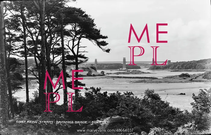 : Britannia Bridge over Menai Straits : Britannia Bridge over Menai Straits