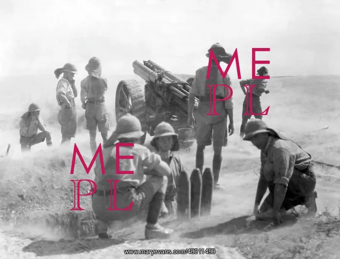 : British 60 pounder gun in action, Samarra, WW1 : British 60 pounder gun in action, Samarra, WW1