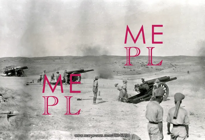 : British 60-pounder guns in action, Samarra, WW1 : British 60-pounder guns in action, Samarra, WW1