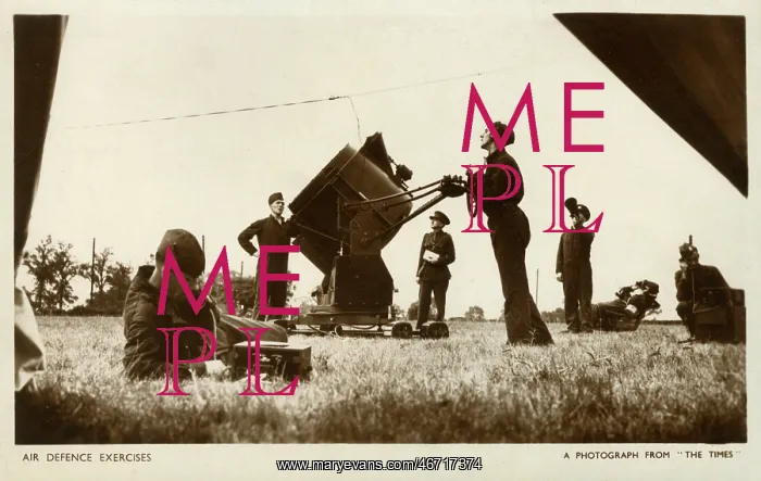 : British Air Defence Exercises - Searchlight operators : British Air Defence Exercises - Searchlight operators