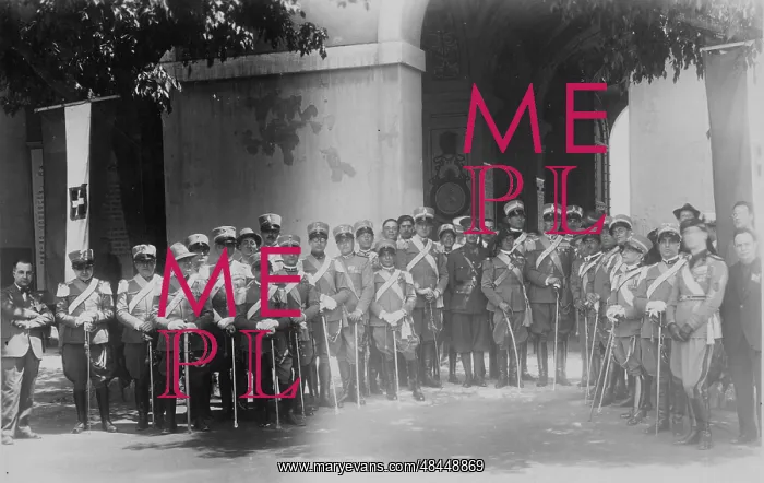  : British army officer stands with troops
