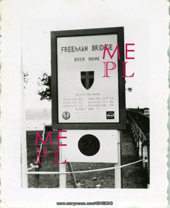 : British Army Royal Engineers building The Freeman Bridge : British Army Royal Engineers building The Freeman Bridge