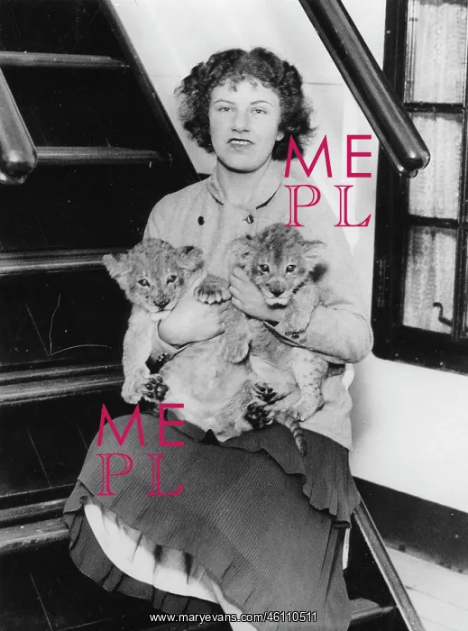 : The British aviatrix Peggy Salaman with : The British aviatrix Peggy Salaman with