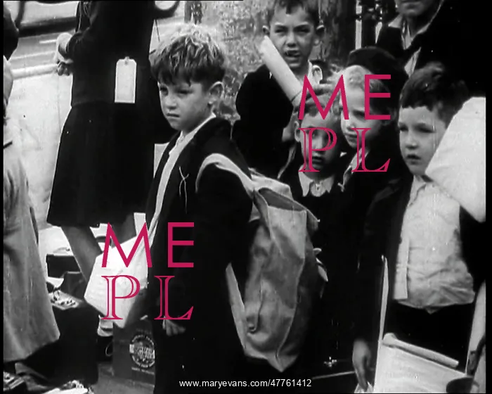 : British Child Evacuees Standing on a Pavement : British Child Evacuees Standing on a Pavement