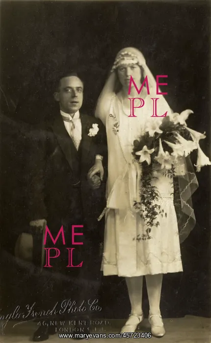 : British Couple - wedding photograph - height difference : British Couple - wedding photograph - height difference