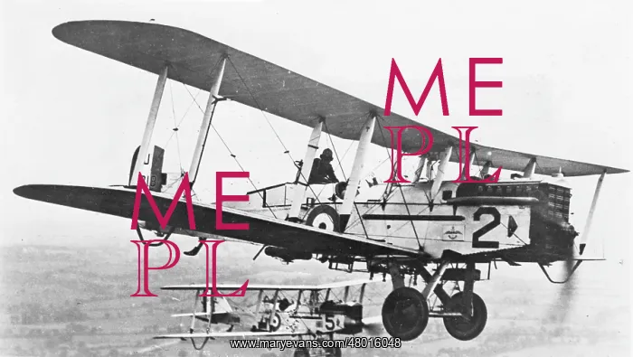 : Two British DH9A biplanes in flight, WW1 : Two British DH9A biplanes in flight, WW1