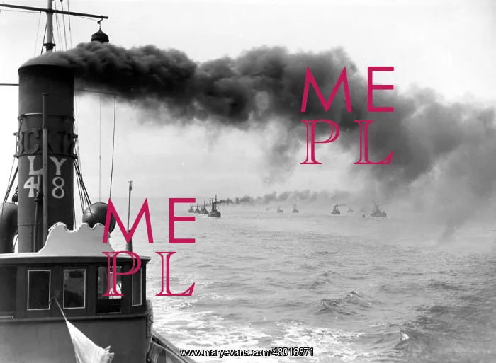 : British drifter fleet at sea, WW1 : British drifter fleet at sea, WW1