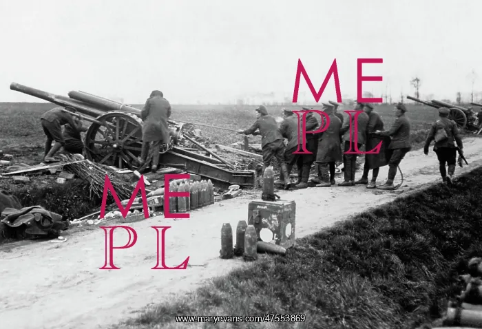 : British gunners setting up 60-pounder, Western Front, WW1 : British gunners setting up 60-pounder, Western Front, WW1