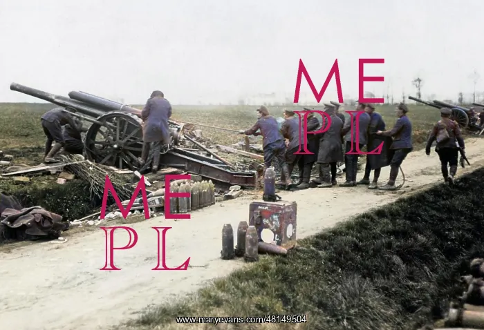 : British gunners setting up 60-pounder, Western Front, WW1 : British gunners setting up 60-pounder, Western Front, WW1