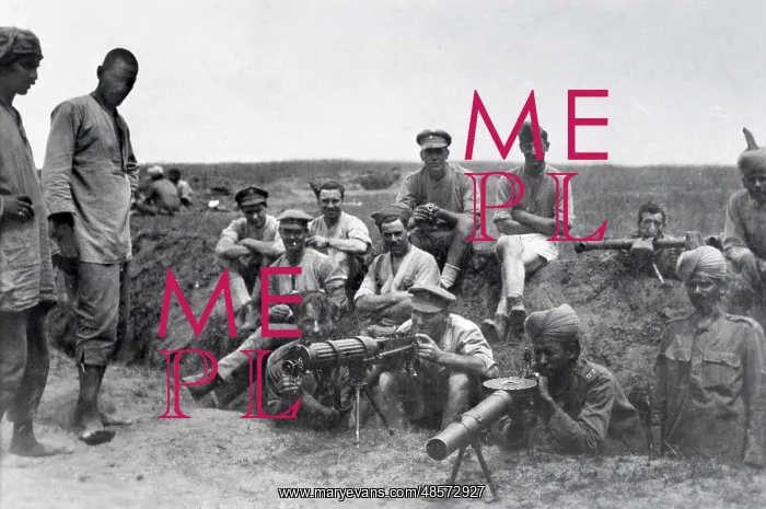 : British and Indian machine gunners with Vickers machine gun : British and Indian machine gunners with Vickers machine gun