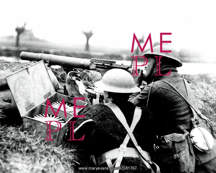 : British machine gunners on guard, WW1 : British machine gunners on guard, WW1