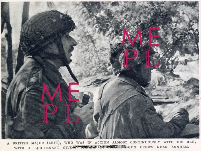 : British Major and Lieutenant, near Arnhem; Second World War : British Major and Lieutenant, near Arnhem; Second World War