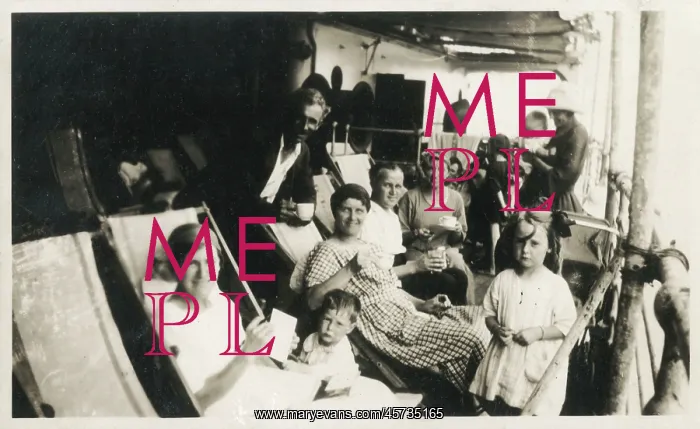 : British Migrants to Australia on board ship - 1920s : British Migrants to Australia on board ship - 1920s