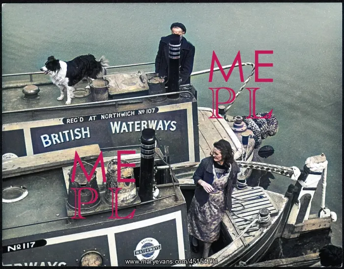  : BRITISH NARROWBOAT