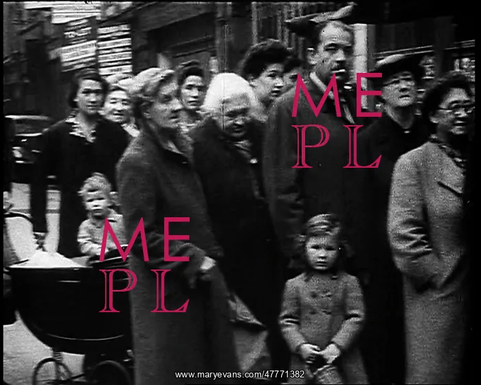 : British People Queueing For Food In London : British People Queueing For Food In London