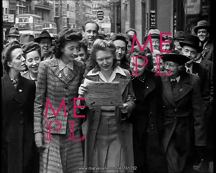 : British People Reading Newspapers Announcing : British People Reading Newspapers Announcing