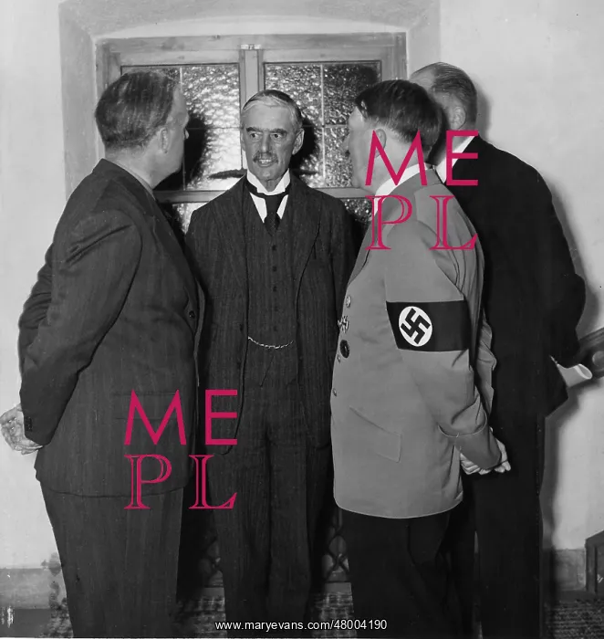 : British PM Chamberlain with Hitler and Ribbentrop : British PM Chamberlain with Hitler and Ribbentrop