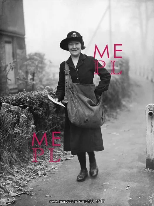 : British postwoman, 1937 : British postwoman, 1937