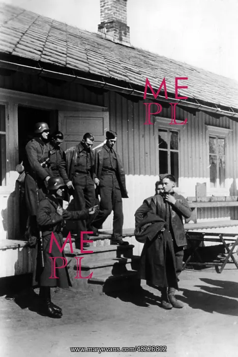 : British prisoners of war in Trondheim, 1940 : British prisoners of war in Trondheim, 1940