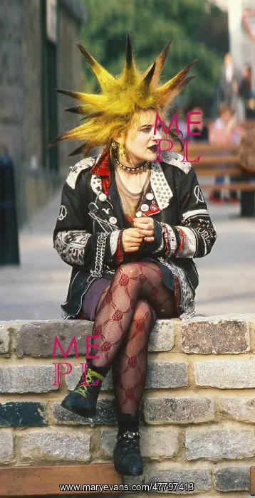 : British punk girl : British punk girl