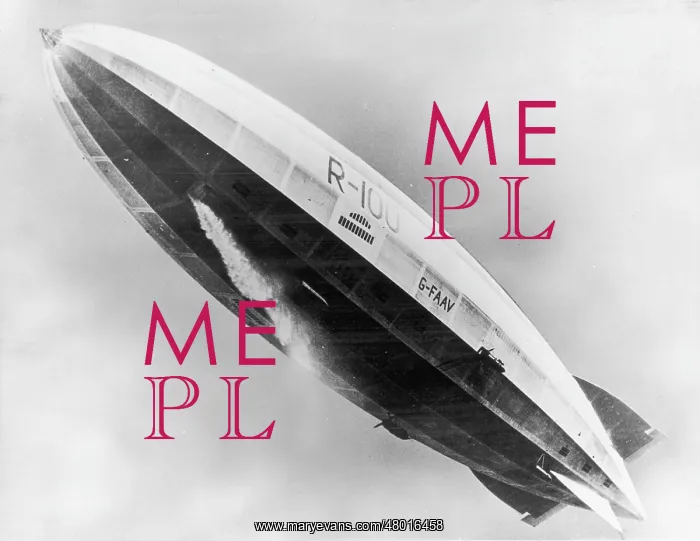  : British R100 airship in flight