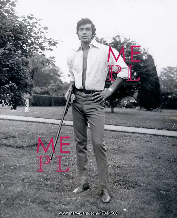 : British Singer Englebert Humperdinck : British Singer Englebert Humperdinck