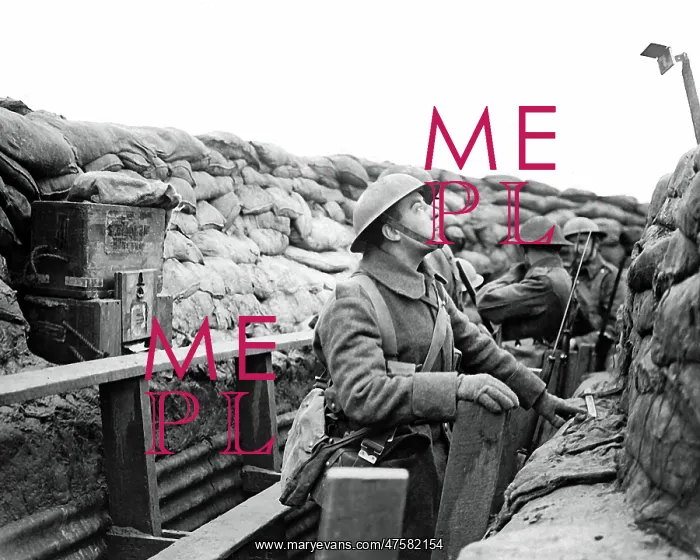: British soldier in trench with periscope, WW1 : British soldier in trench with periscope, WW1