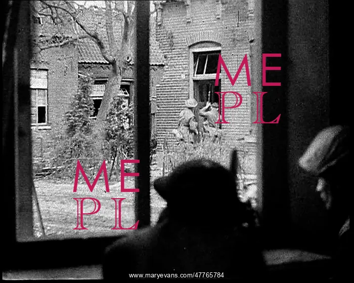  : British Soldiers Aiming Out Of Windows In Dilapidated