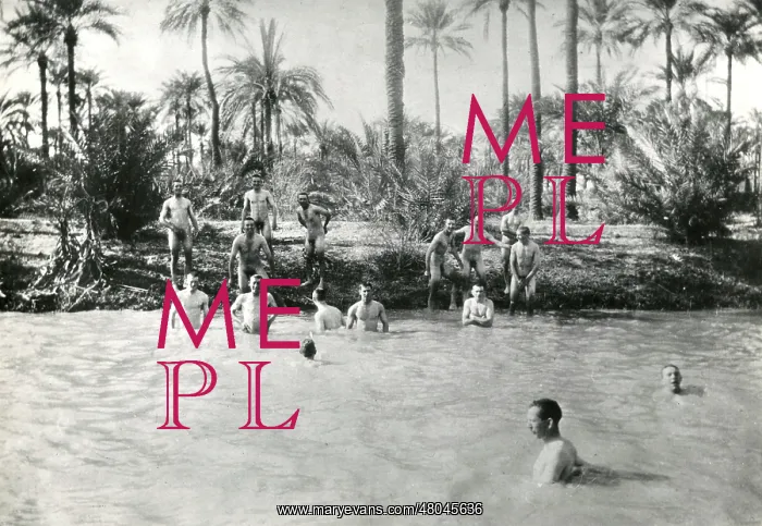 : British soldiers bathing, Basra, Mesopotamia (Iraq), WW1 : British soldiers bathing, Basra, Mesopotamia (Iraq), WW1