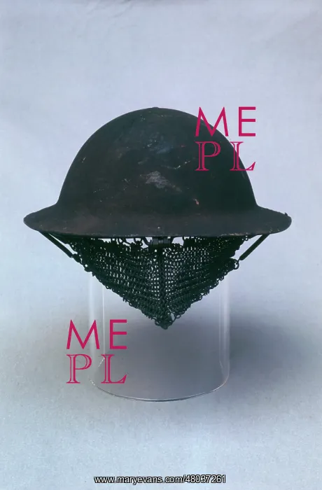 : British soldier's helmet with chainmail, WW1 : British soldier's helmet with chainmail, WW1