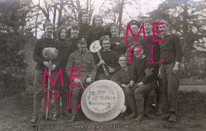  : British soldiers off duty