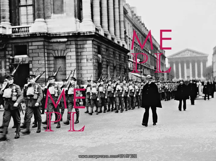 : British soldiers on parade in Paris, 1939 : British soldiers on parade in Paris, 1939