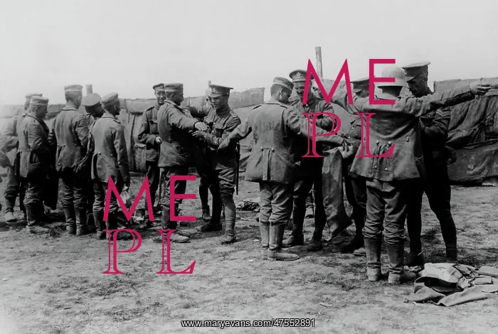: British soldiers searching prisoners, Western Front, WW1 : British soldiers searching prisoners, Western Front, WW1