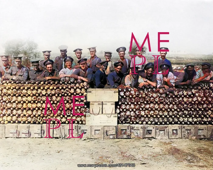 : British soldiers with shells, Western Front, WW1 : British soldiers with shells, Western Front, WW1