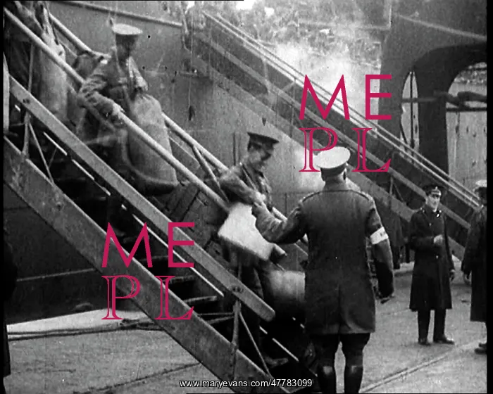 : British Soldiers Walking Down the Gangplank : British Soldiers Walking Down the Gangplank
