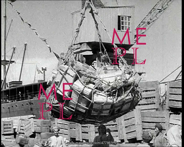 : British Supplies to the USSR Being Unloaded : British Supplies to the USSR Being Unloaded