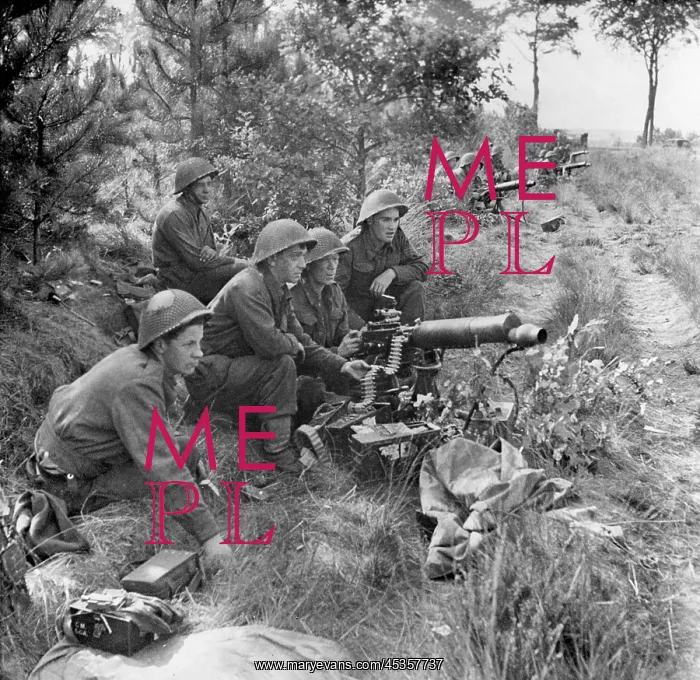  : British troops at action stations ready to provide