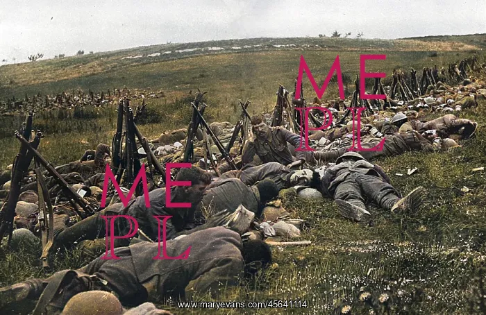 : British troops bivouacked before attack on the Somme, WW1 : British troops bivouacked before attack on the Somme, WW1