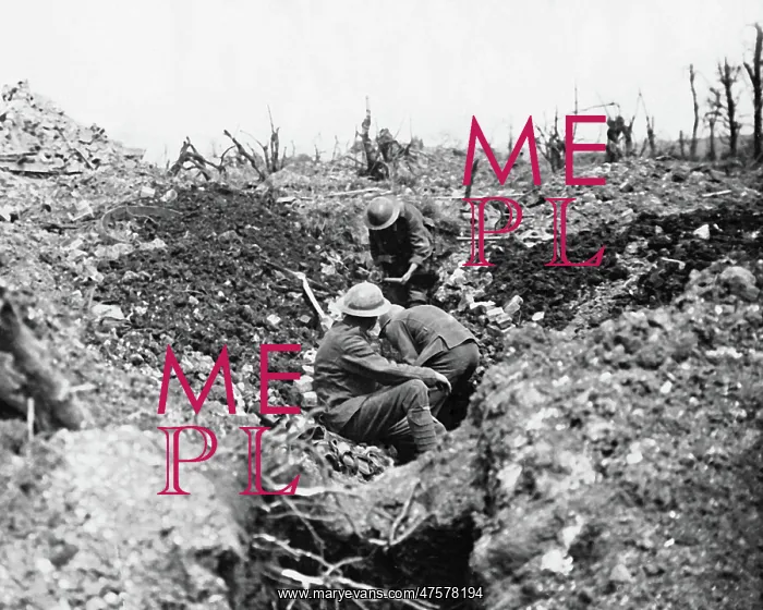 : British troops digging trench, Ovillers, Western Front, WW1 : British troops digging trench, Ovillers, Western Front, WW1