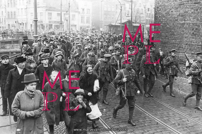 : British troops pull out of Gdansk, 1920 : British troops pull out of Gdansk, 1920