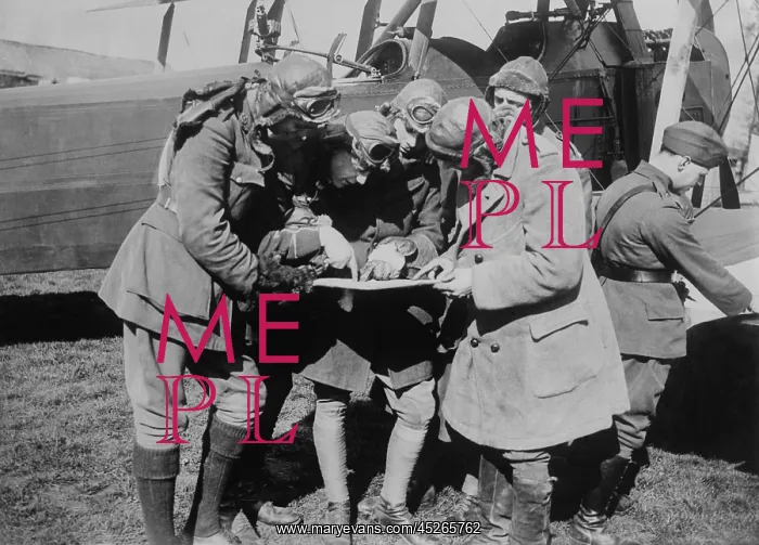 : British WW1 flyers consultation prior to taking : British WW1 flyers consultation prior to taking