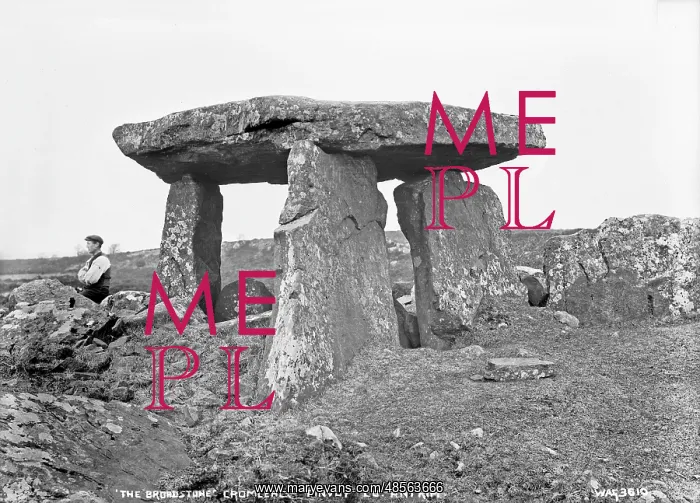 : The Broadstone Cromlech, Finloy, Co. Antrim : The Broadstone Cromlech, Finloy, Co. Antrim
