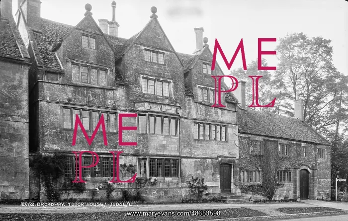 : Broadway Tudor House : Broadway Tudor House