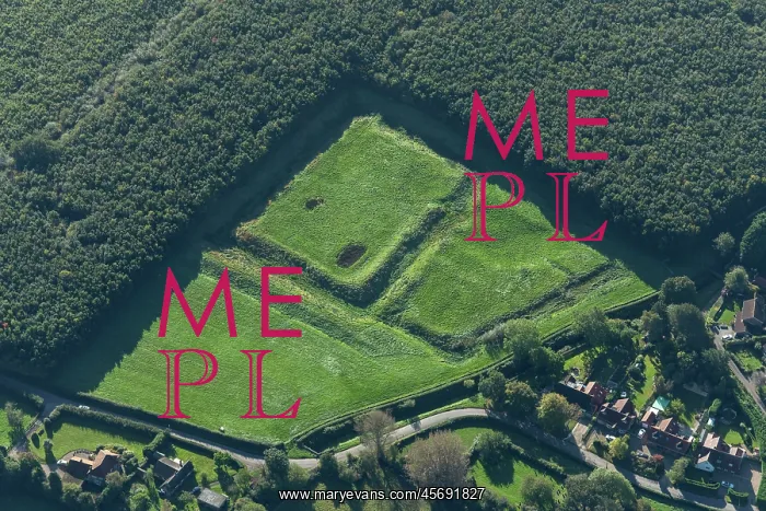: Brocket Hall moated site, Appleton Roebuck, North Yorkshire : Brocket Hall moated site, Appleton Roebuck, North Yorkshire