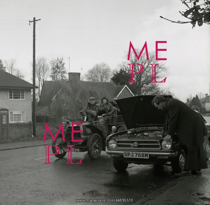 : Broken down modern car overtaken by veteran model : Broken down modern car overtaken by veteran model